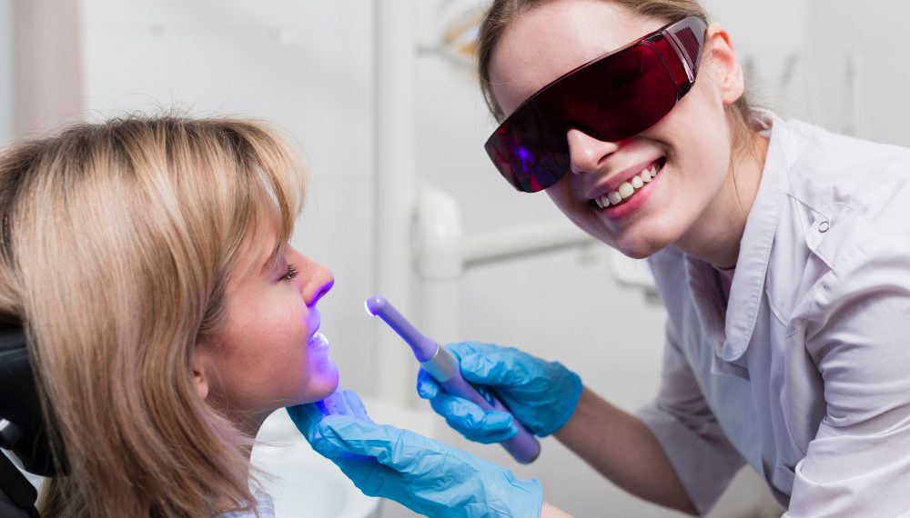 The Modern Teeth Whitening Course That Combines Theory and Practice
